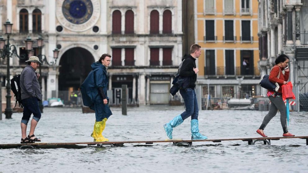 Can You Kayak The Canals Of Venice, Italy, During High Tide?